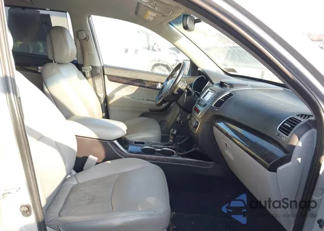 2014 Kia Sorento Lx z USA, uszkodzony, nr VIN 5XYKTDA65EG471878